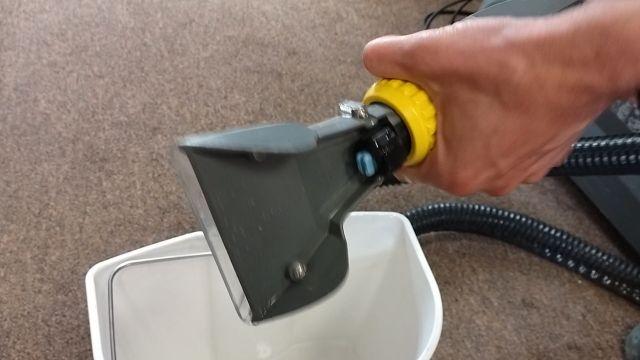 Nakrętka mocująca ssawkę w odkurzaczau Karcher